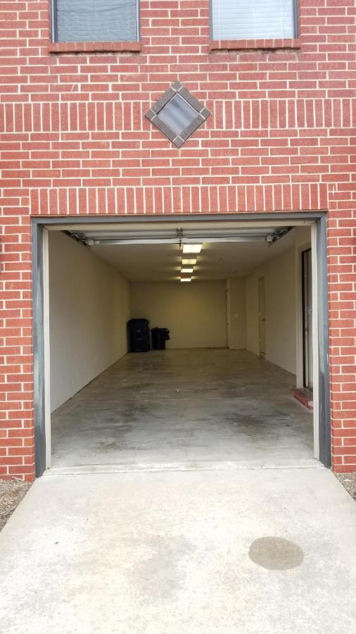 Old Fort Loft King & Queen Suites Nearest Accomodation To Marshals Museum Power Your Ev For Free! Fort Smith Buitenkant foto